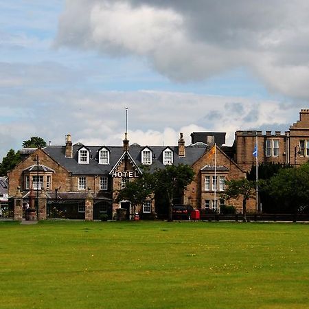 Huntly Arms Hotel Aboyne Bagian luar foto