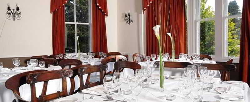 Huntly Arms Hotel Aboyne Bagian luar foto
