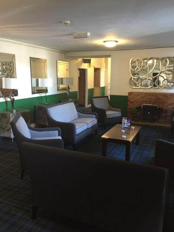 Huntly Arms Hotel Aboyne Bagian luar foto