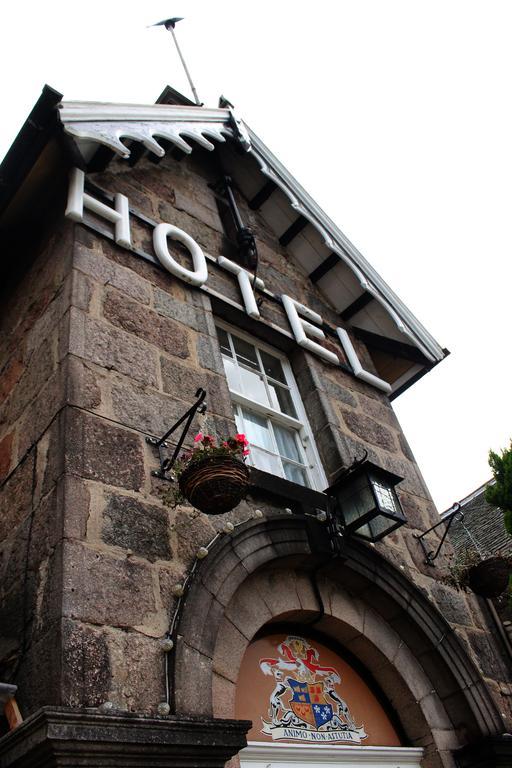 Huntly Arms Hotel Aboyne Bagian luar foto
