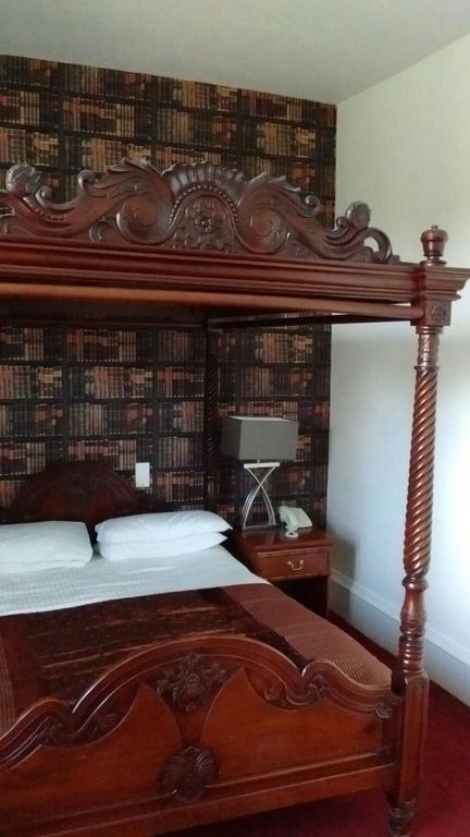 Huntly Arms Hotel Aboyne Bagian luar foto