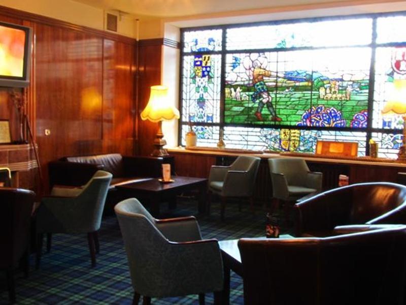 Huntly Arms Hotel Aboyne Bagian luar foto
